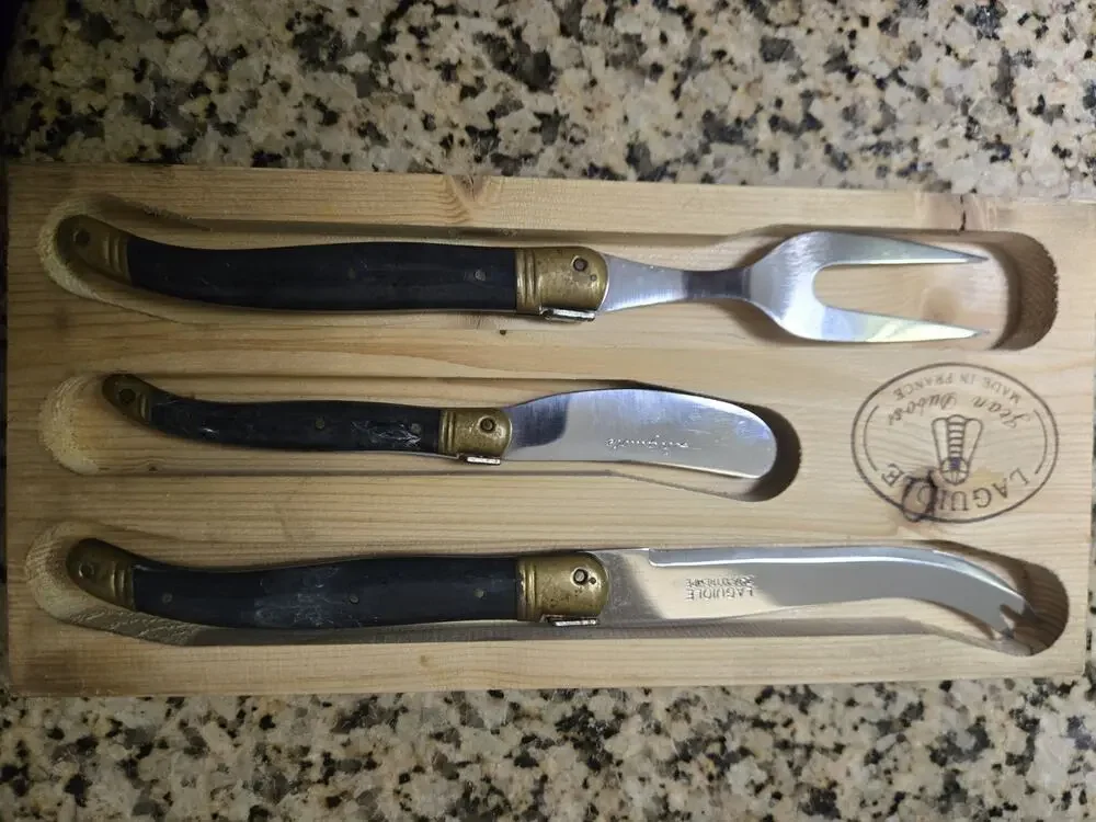 Jean Dubost Laguiole France 3 Pc Cheese Knife Set Black Handles Wood Tray